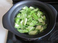 家常菜苦瓜烧肉做法图解2)