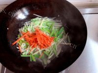 美味营养的素炒三丝做法图解6)