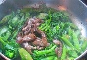 家常菜芹菜炒猪肉