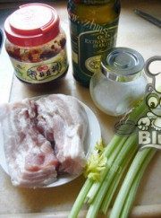 家常菜芹菜回锅肉做法图解1)