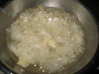 保健山药银耳瘦肉汤做法图解4)