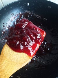 香喷喷的自制草莓酱做法图解6)