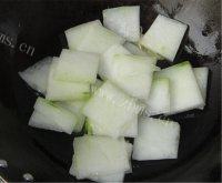 滋补的虾皮冬瓜汤做法图解5)