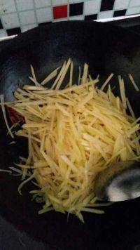 家常菜酸辣土豆丝