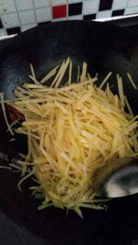 家常菜酸辣土豆丝