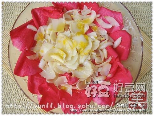 花好月圆玫瑰伴百合