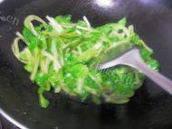 美味营养的清炒生菜做法图解4)