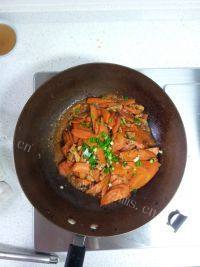 让人怀念的胡萝卜炒肉