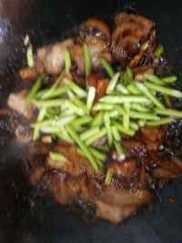 色香味俱全的回锅肉做法图解7)