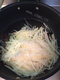 五味俱全的酸辣土豆丝做法图解2)
