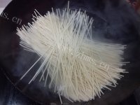 孜然炒面做法图解3)
