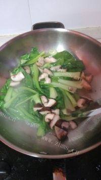 家常菜香菇炒青菜