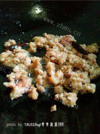 家常菜肉末毛豆做法图解4)