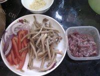 家常菜茶树菇炒牛肉做法图解1)
