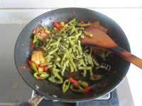 开胃的酸豆角回锅肉做法图解8)