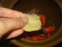 美味的冬瓜薏米猪骨汤做法图解5)
