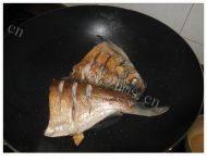 热腾腾的红烧鳊鱼的做法图解四