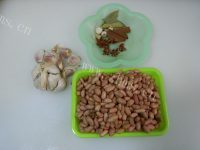 美味的蒜香花生米做法图解1)