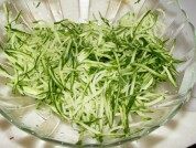 色味俱全的青瓜烙做法图解1)