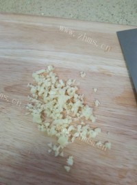 美味的香蒜煎虾做法图解2)