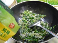 珍馐美味的韭菜炒绿豆芽做法图解12)
