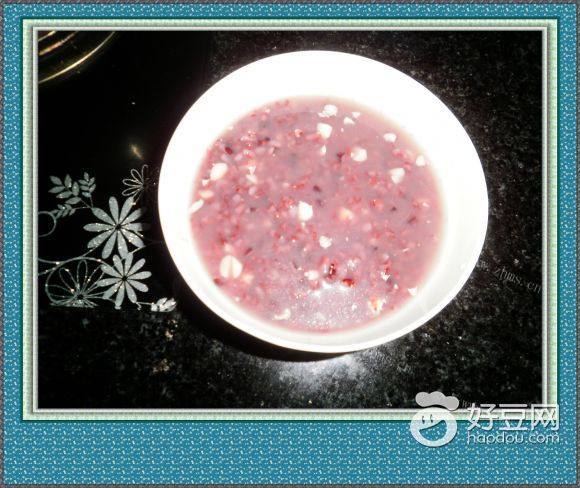 红枣紫米花生粥