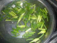 美味蒜苔炒豆腐做法图解1)