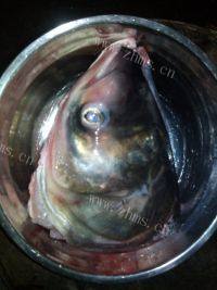 家常菜豆腐鱼头汤做法图解1)