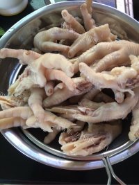 美味的虎皮凤爪做法图解3)