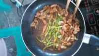 家常菜扁豆炒肉丝做法图解4)