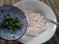 美味的米饭锅巴做法图解4)