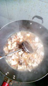 口感不错的瘦肉豆腐汤做法图解7)