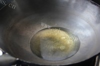 美味的干煸蚕蛹做法图解10)