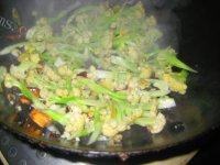 秀色可餐的干煸菜花做法图解6)