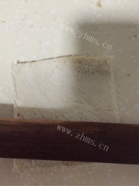 火腿芝士面包卷做法图解2)