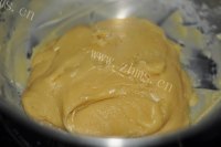 美味可口的红豆广式月饼做法图解3)