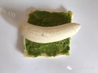香甜牛油果香蕉土司卷做法图解7)