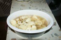 家常莲藕炖鸡做法图解3)