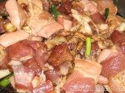 香气浓郁的豆瓣酱焖五花肉做法图解1)