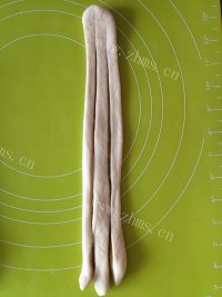 喷香的葡萄干面包做法图解3)