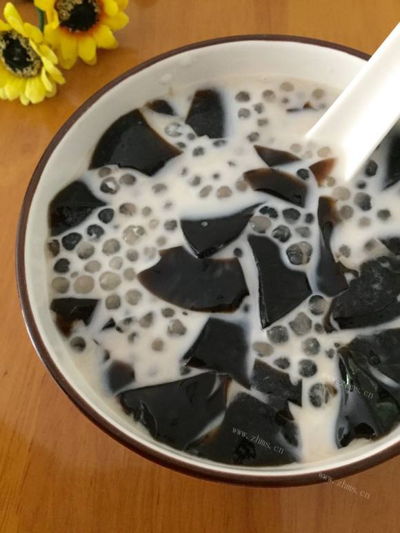 诱人的烧仙草