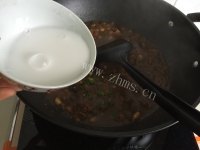 美味花生茄丁卤肉酱做法图解9)