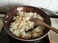 美味的土豆鸡丁炒饭做法图解5)