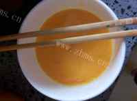 美味的西红柿鸡蛋炒饭做法图解3)
