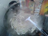 家常菜酱炒杏鲍菇做法图解5)