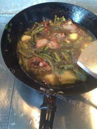 家常菜豆角土豆炖排骨