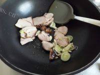 油菜炒肉自制做法图解4)