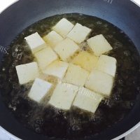 风味豆豉炖豆腐泡做法图解2)
