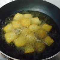风味豆豉炖豆腐泡做法图解3)