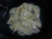 自己做的香菇猪肉水饺做法图解8)